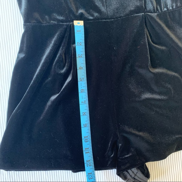 Black Velvet Playsuit w/Lace Back, Deep V-Neck with Collar Neck, Topshop sz 6/sm - Picture 7 of 10